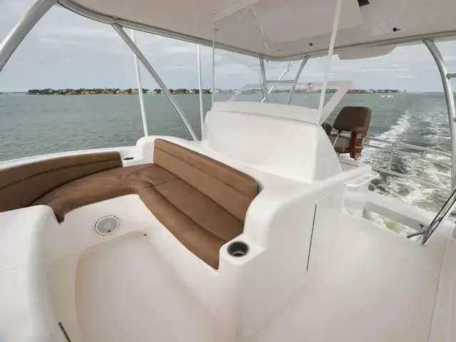 Viking Yachts Sky Bridge