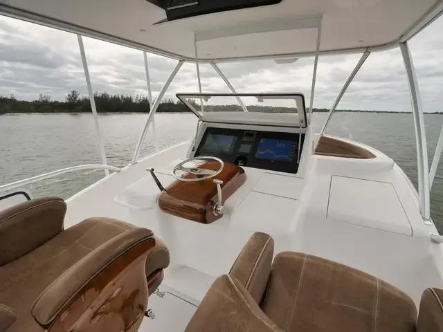 Viking Yachts Sky Bridge