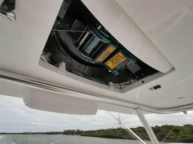 Viking Yachts Sky Bridge