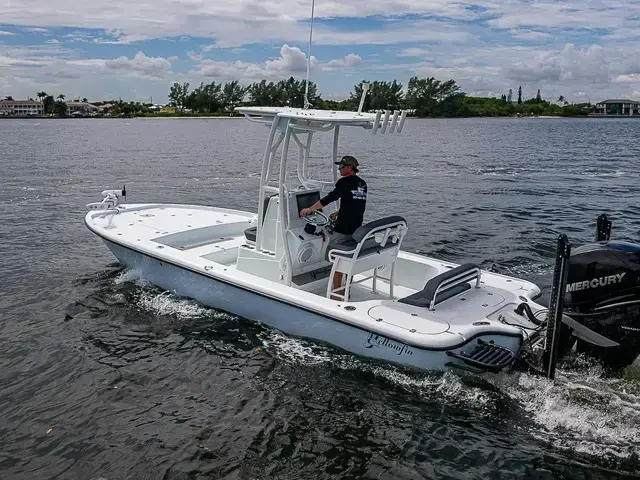 Yellowfin 24 Bay CE