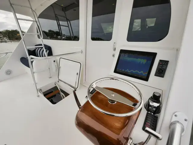 Viking Yachts Sky Bridge