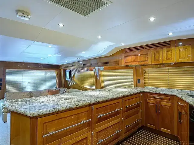 Hatteras 68 Convertible