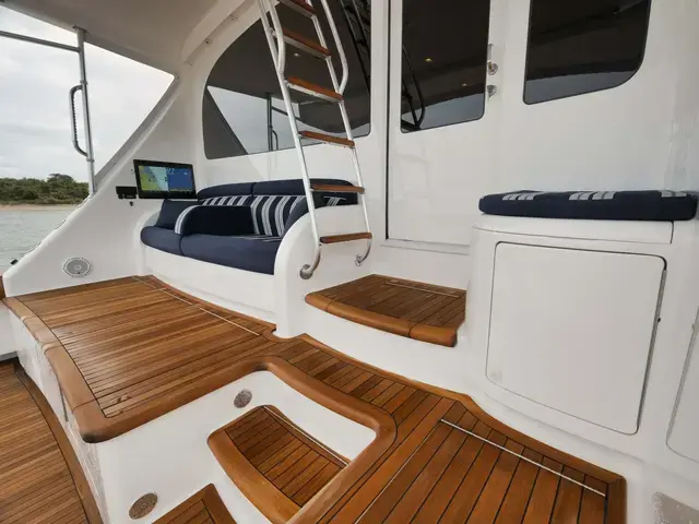 Viking Yachts Sky Bridge