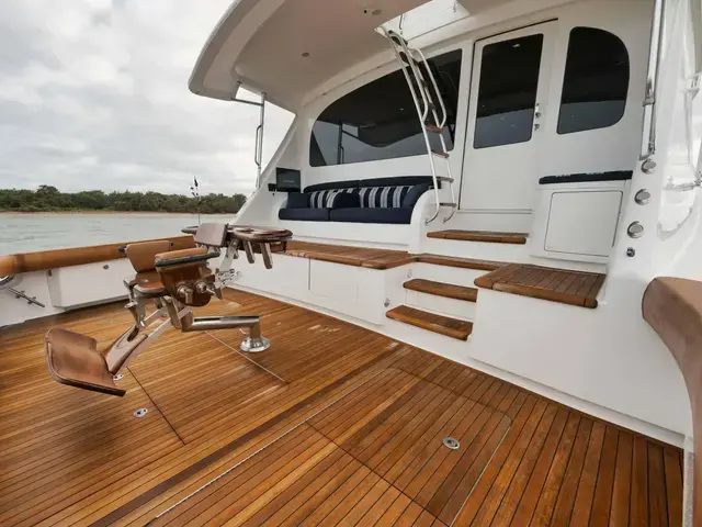 Viking Yachts Sky Bridge