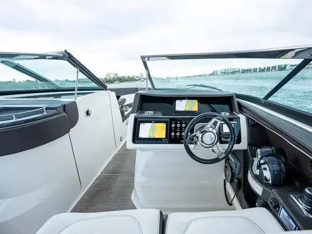 Sea Ray 350 Slx