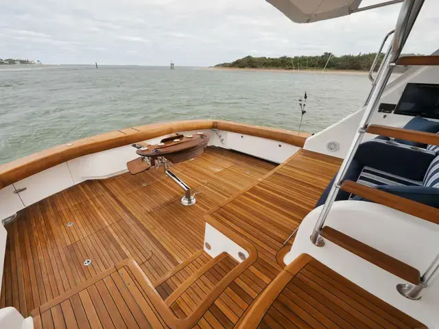 Viking Yachts Sky Bridge