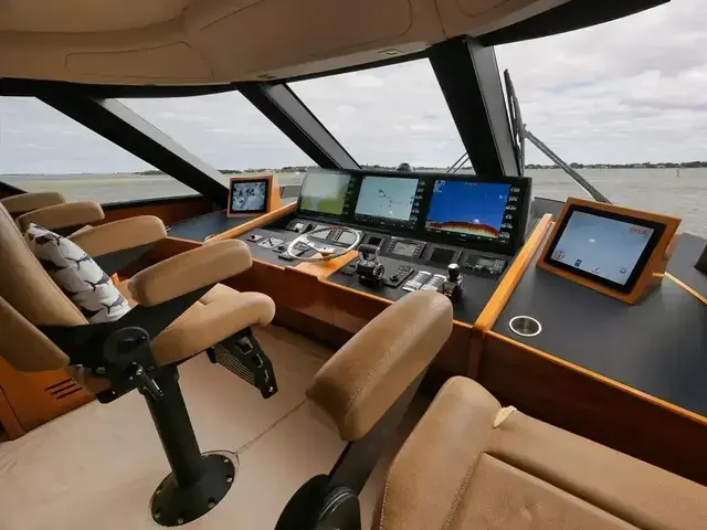 Viking Yachts Sky Bridge