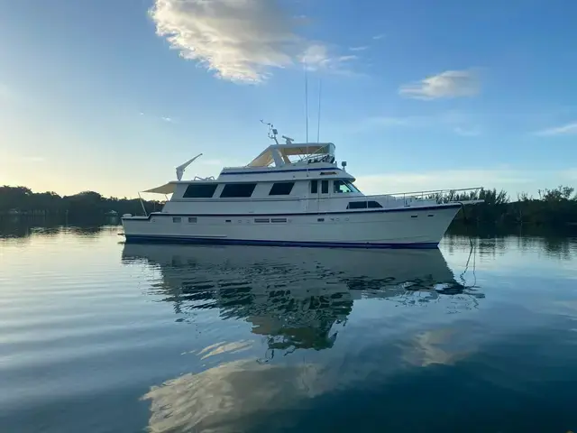 Hatteras 72 Motor Yacht