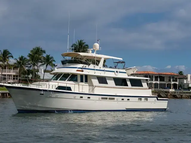 Hatteras 72 Motor Yacht