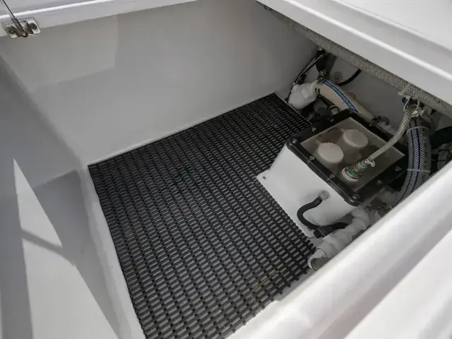 Jupiter 31 Center Console