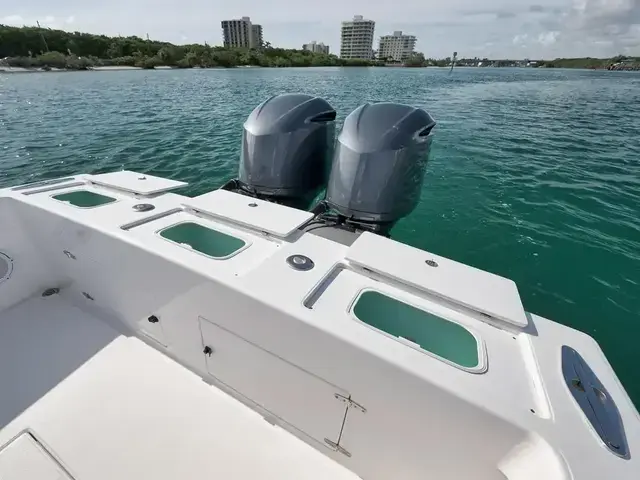 Jupiter 31 Center Console