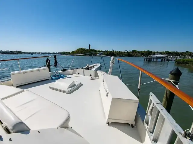 Hatteras 72 Motor Yacht