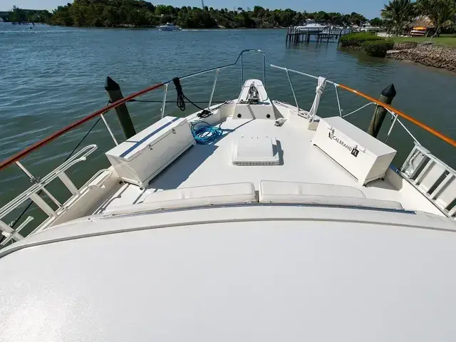 Hatteras 72 Motor Yacht