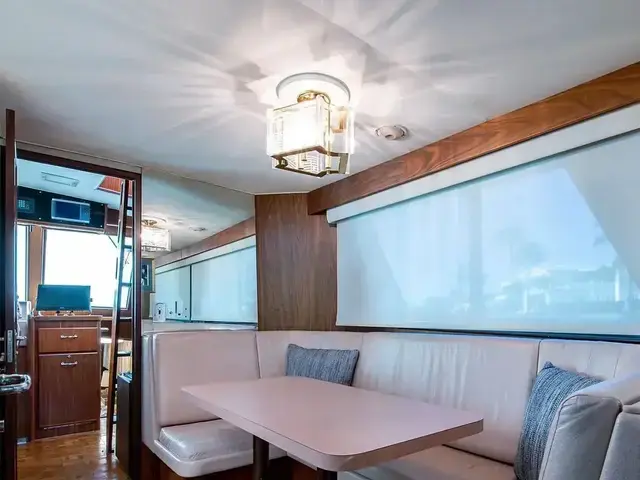 Hatteras 72 Motor Yacht