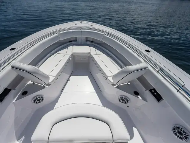 Sportsman Open 352 Center Console