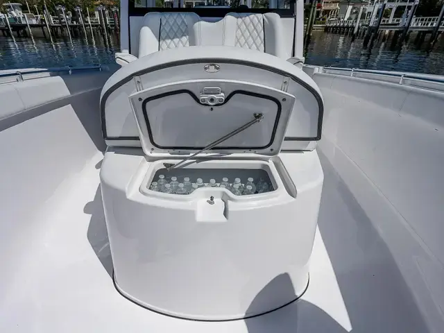 Sportsman Open 352 Center Console