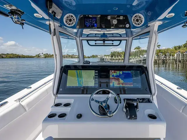 Sportsman Open 352 Center Console