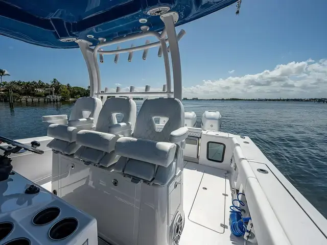 Sportsman Open 352 Center Console