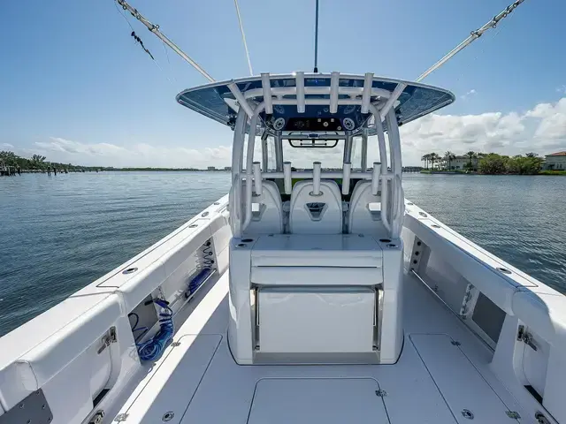 Sportsman Open 352 Center Console