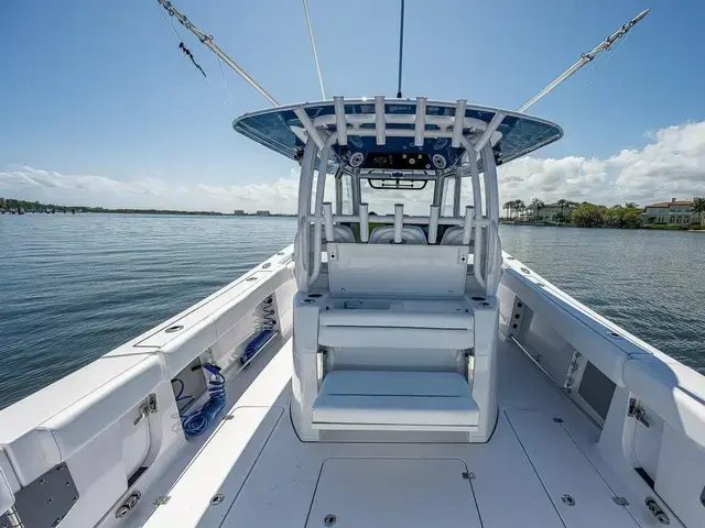 Sportsman Open 352 Center Console