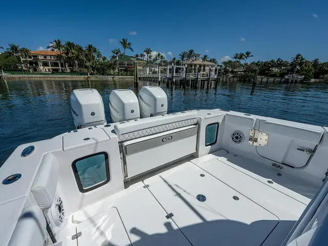 Sportsman Open 352 Center Console