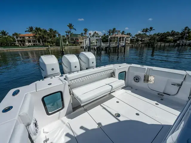 Sportsman Open 352 Center Console