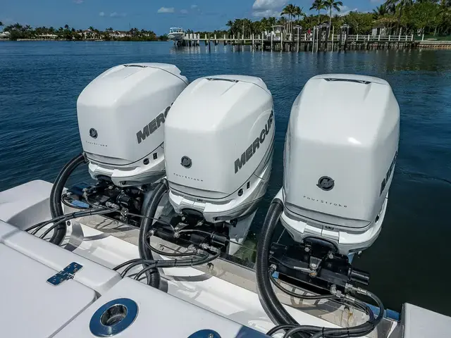 Sportsman Open 352 Center Console