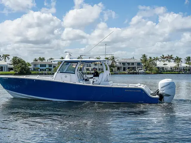 Sportsman Open 352 Center Console