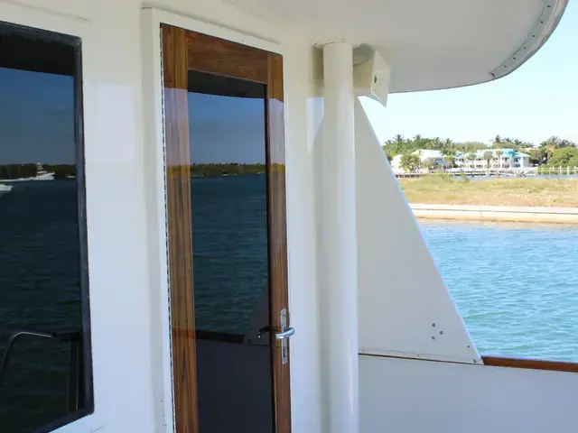 Hatteras 72 Motor Yacht