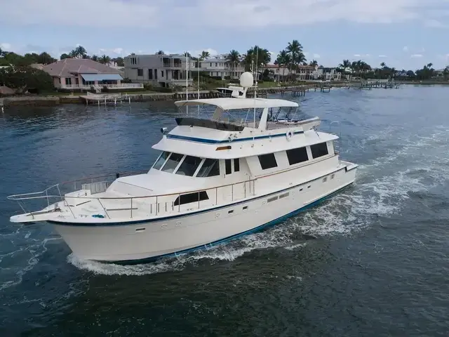 Hatteras 72 Motor Yacht