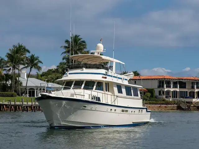 Hatteras 72 Motor Yacht