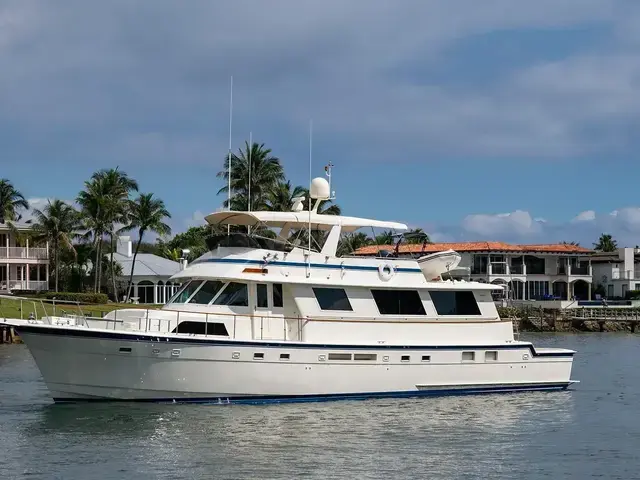 Hatteras 72 Motor Yacht