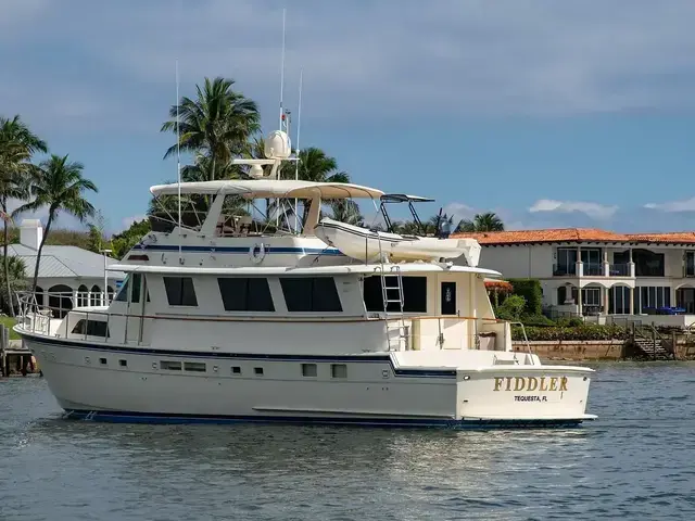 Hatteras 72 Motor Yacht