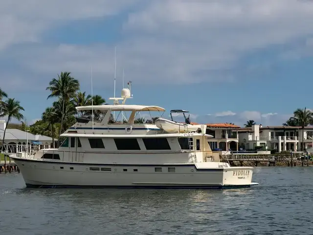 Hatteras 72 Motor Yacht