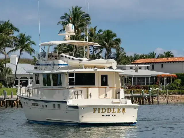 Hatteras 72 Motor Yacht