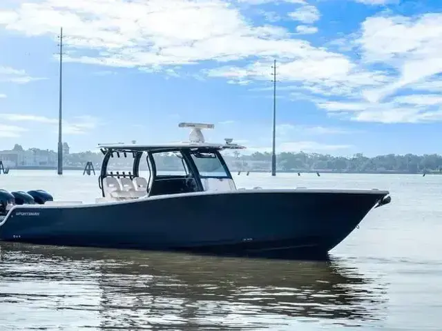 Sportsman Open 352 Center Console