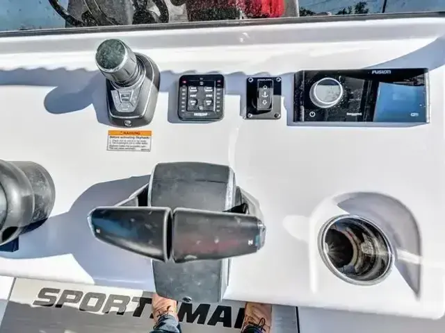 Sportsman Open 352 Center Console