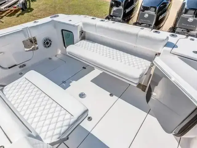 Sportsman Open 352 Center Console