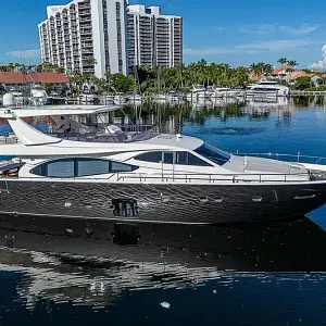 2009 Ferretti Yachts 780