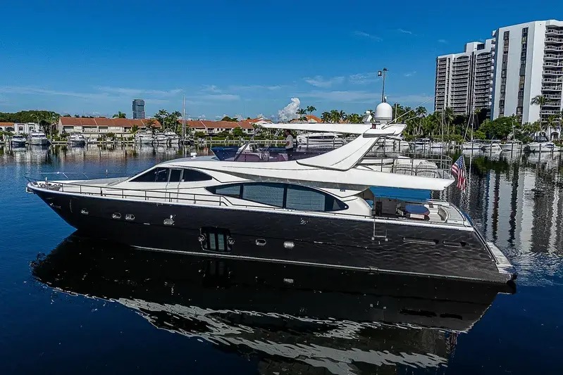 2009 Ferretti 780