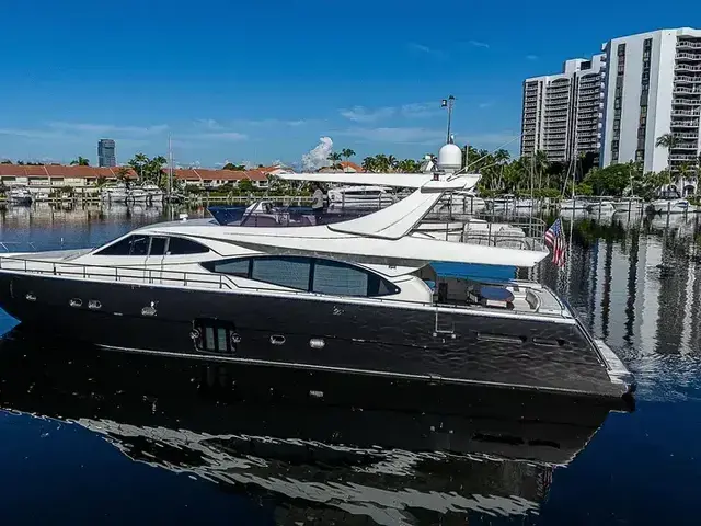 Ferretti Yachts 780