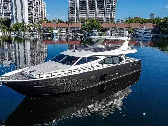 Ferretti Yachts 780