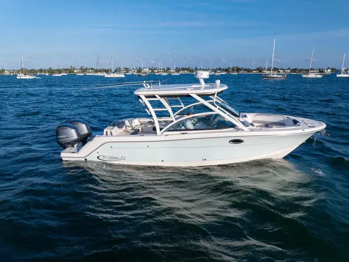 2020 Robalo 317 dual console