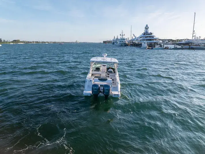 2020 Robalo 317 dual console