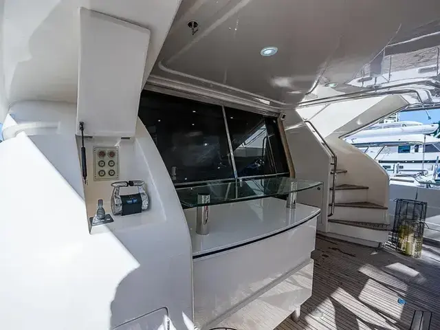 Ferretti Yachts 780