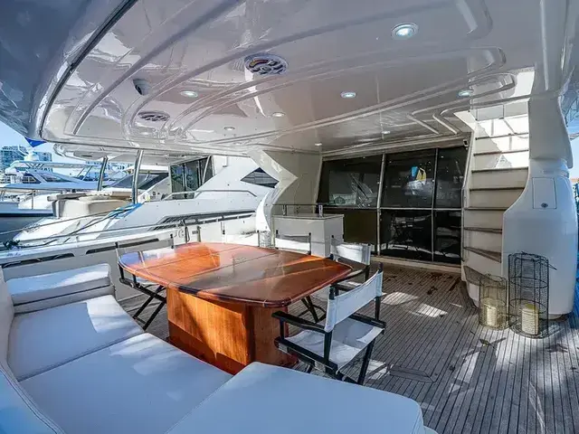 Ferretti Yachts 780