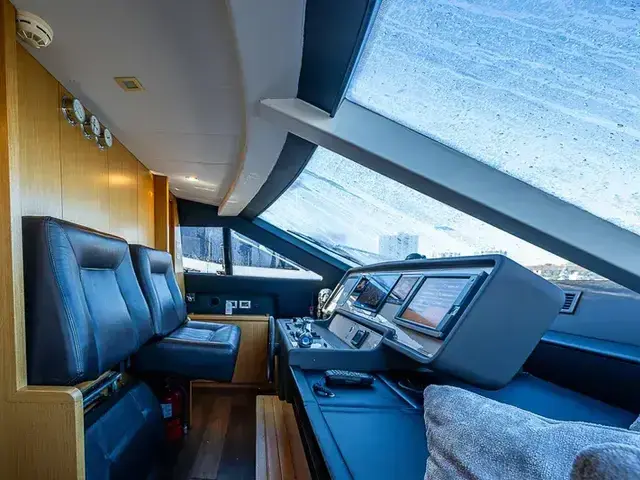 Ferretti Yachts 780