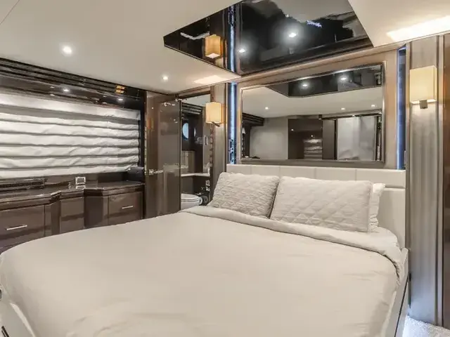 Marquis 72' FlyBridge