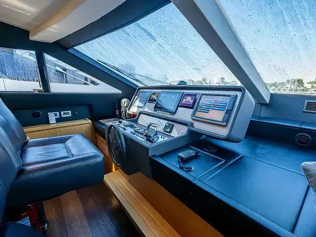 Ferretti Yachts 780