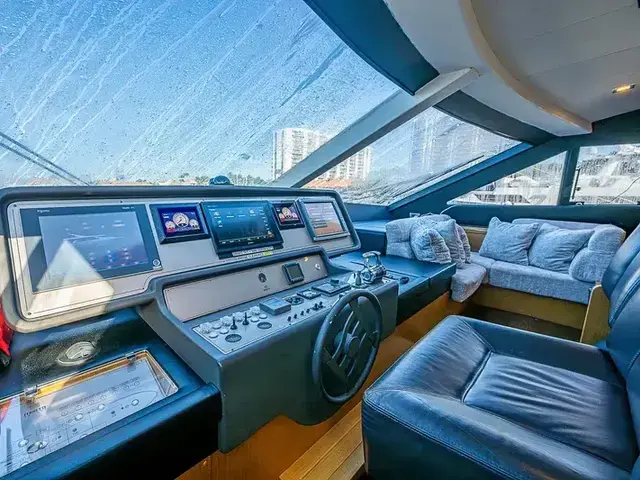 Ferretti Yachts 780